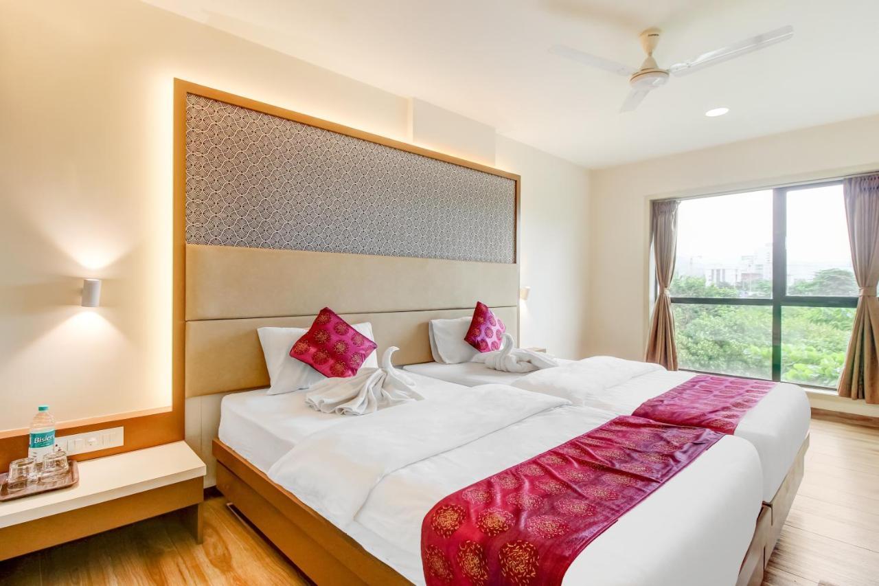 Hotel Grand Mookambika Navi Mumbai Esterno foto