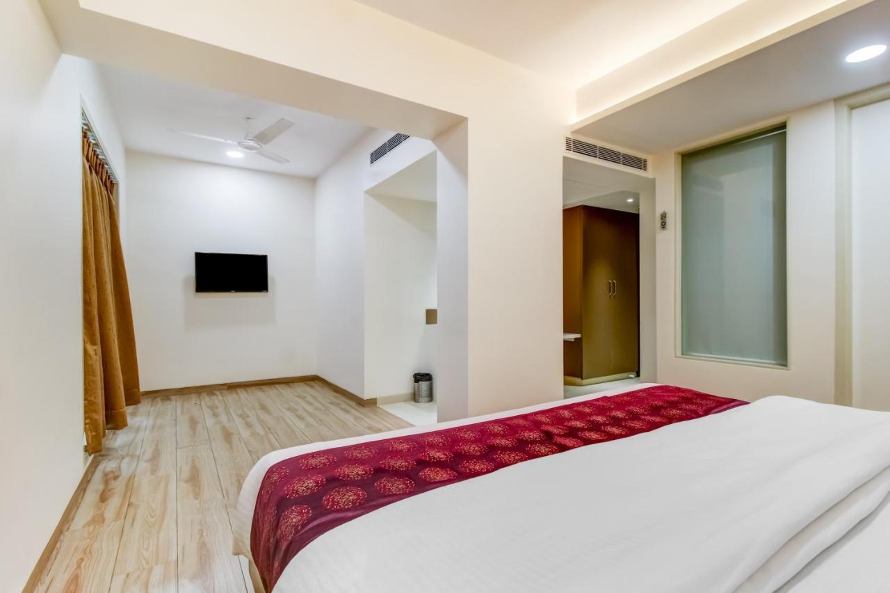 Hotel Grand Mookambika Navi Mumbai Esterno foto