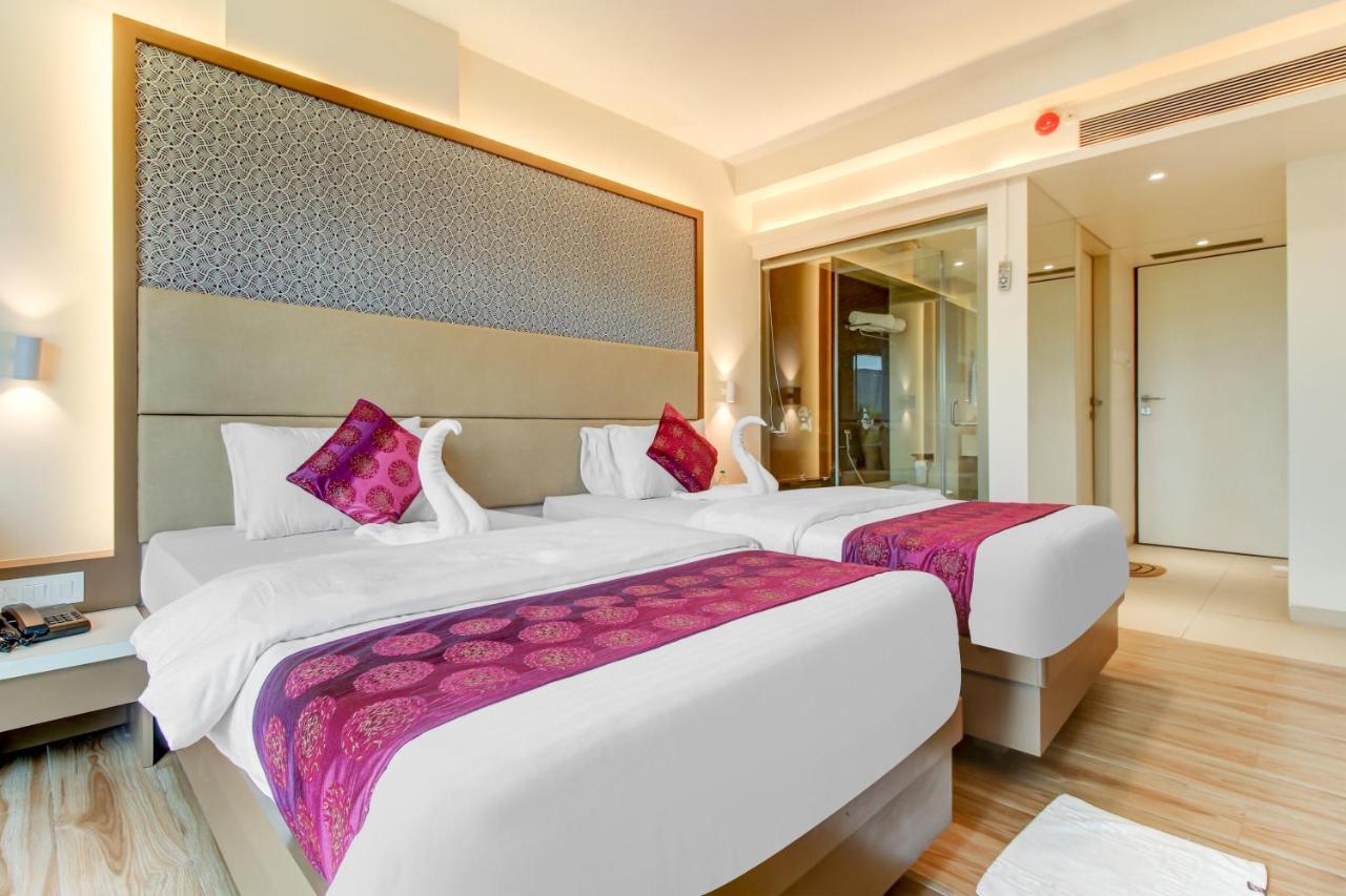 Hotel Grand Mookambika Navi Mumbai Esterno foto