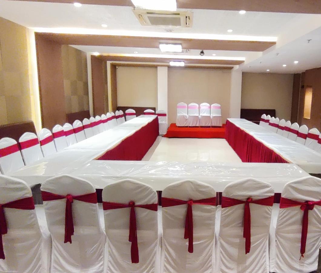 Hotel Grand Mookambika Navi Mumbai Esterno foto