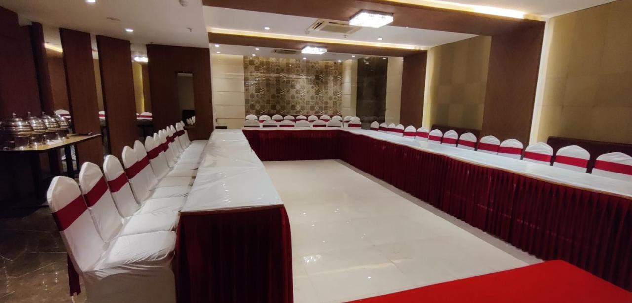Hotel Grand Mookambika Navi Mumbai Esterno foto
