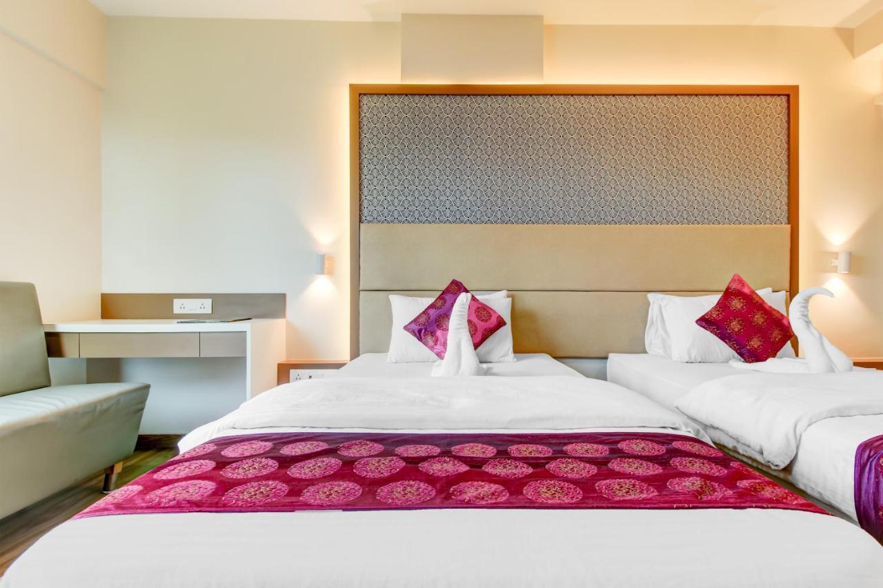 Hotel Grand Mookambika Navi Mumbai Esterno foto