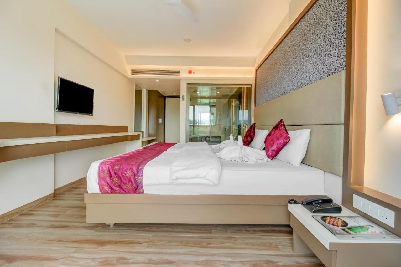 Hotel Grand Mookambika Navi Mumbai Esterno foto