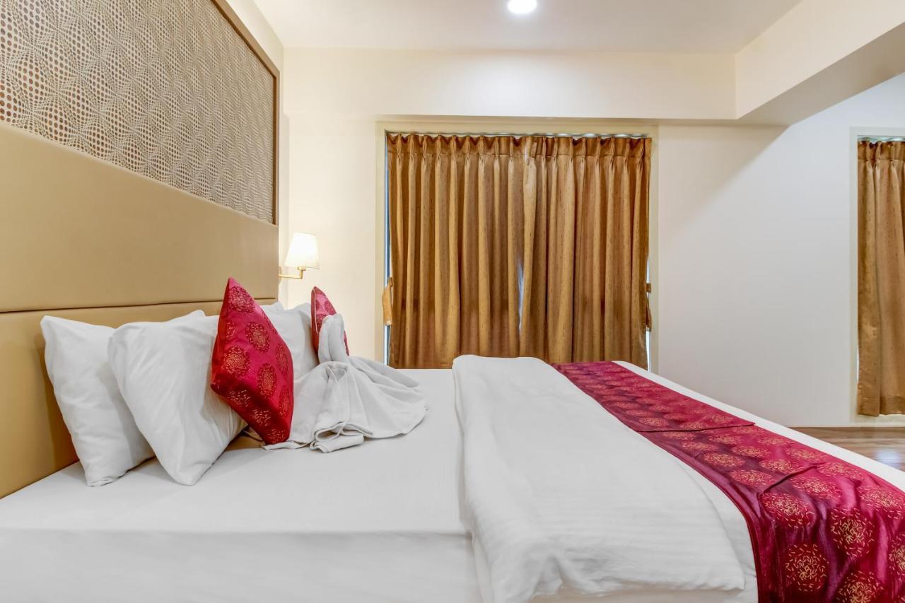 Hotel Grand Mookambika Navi Mumbai Esterno foto