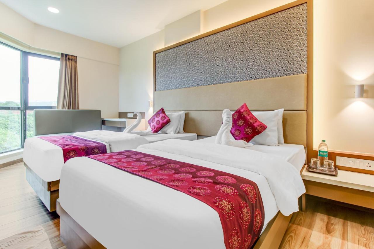 Hotel Grand Mookambika Navi Mumbai Esterno foto