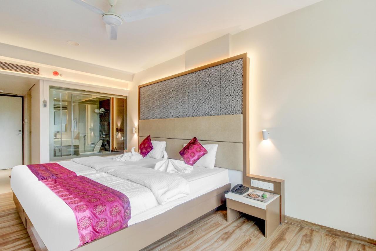 Hotel Grand Mookambika Navi Mumbai Esterno foto