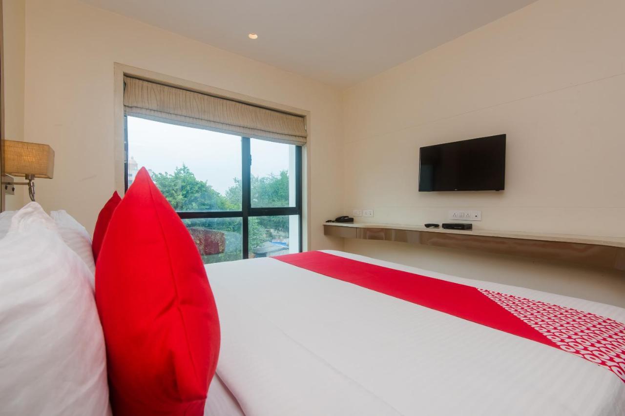 Hotel Grand Mookambika Navi Mumbai Esterno foto