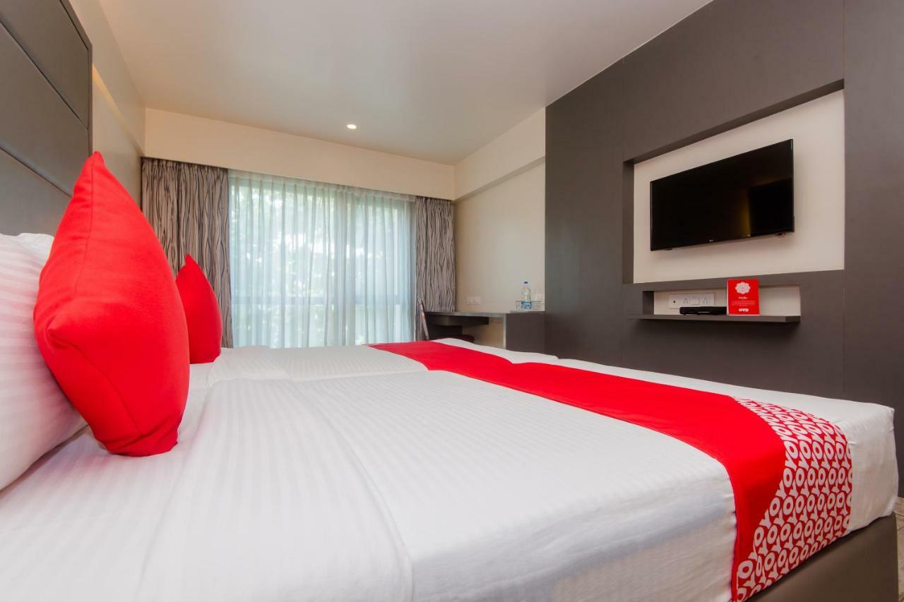 Hotel Grand Mookambika Navi Mumbai Esterno foto