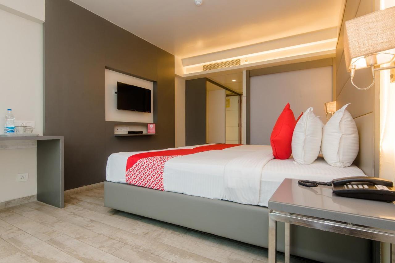 Hotel Grand Mookambika Navi Mumbai Esterno foto
