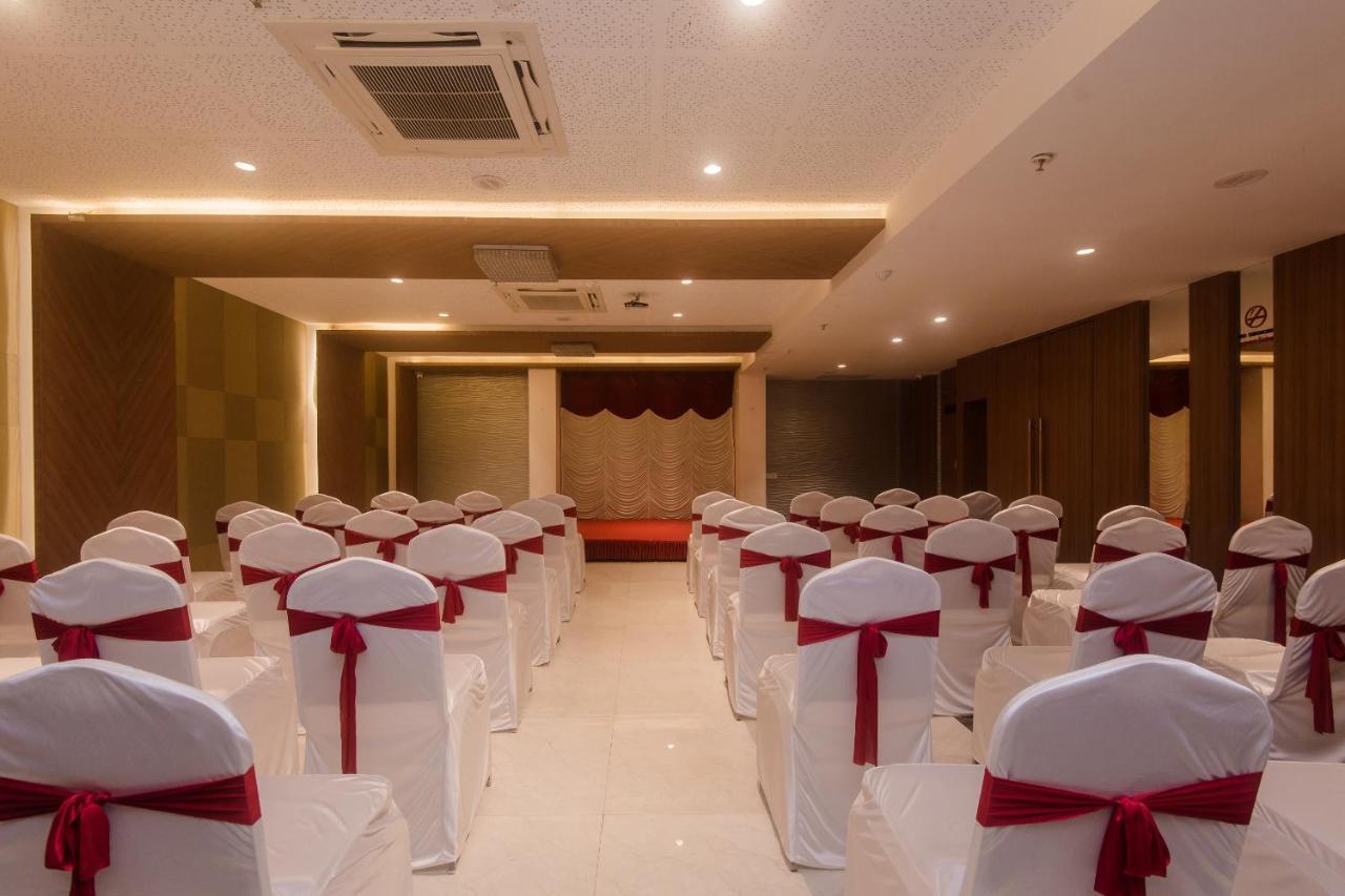 Hotel Grand Mookambika Navi Mumbai Esterno foto
