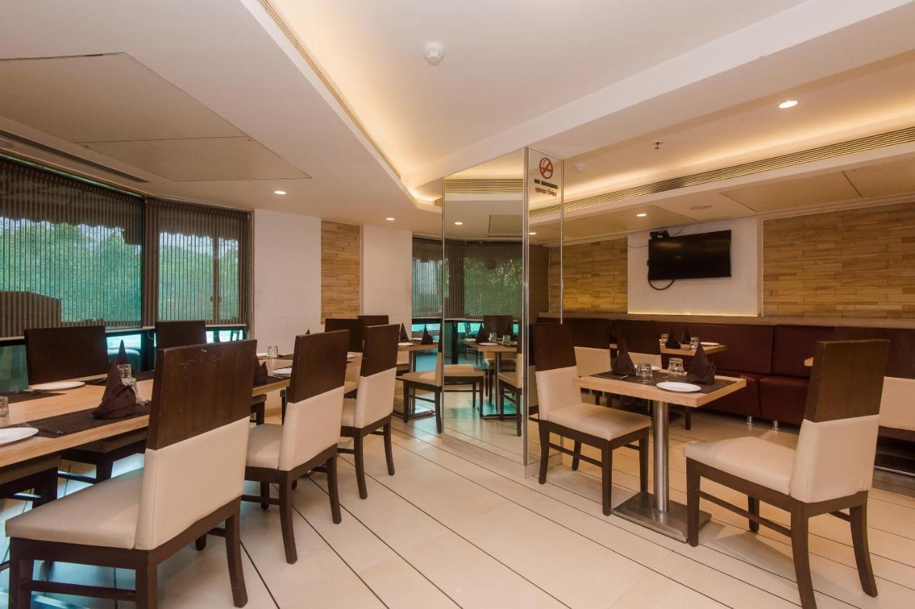 Hotel Grand Mookambika Navi Mumbai Esterno foto